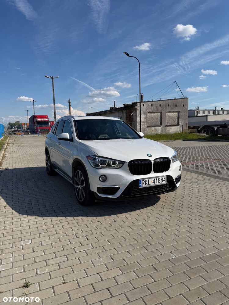BMW X1 xDrive25i Sport Line - 2