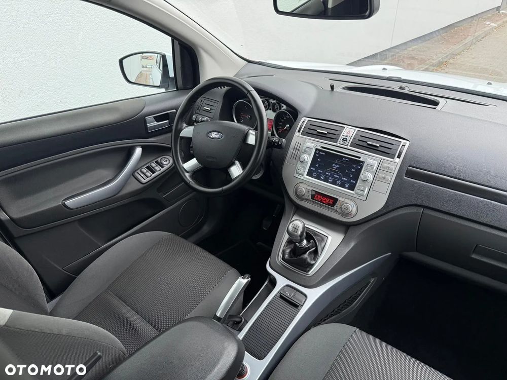 Ford Kuga 2.0 TDCi 4x4 Titanium - 6