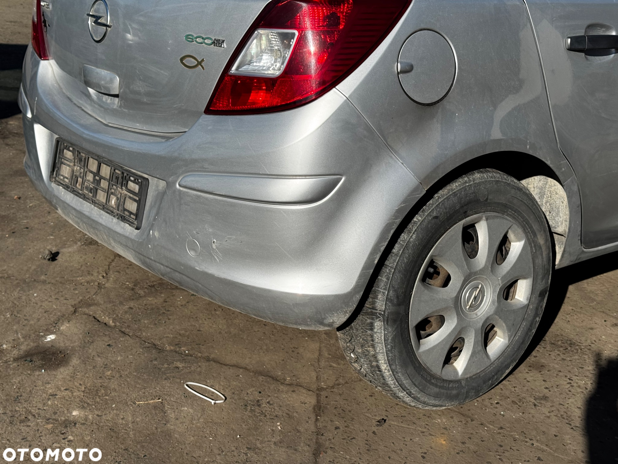ZDERZAK TYLNY OPEL CORSA D 5D Z157 - 2
