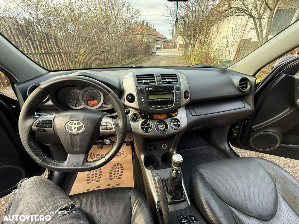 Toyota RAV4 - 3