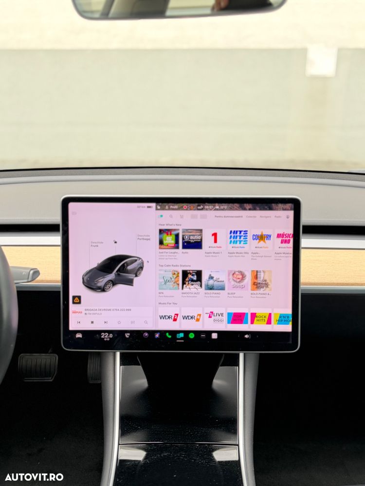 Tesla Model 3 - 10