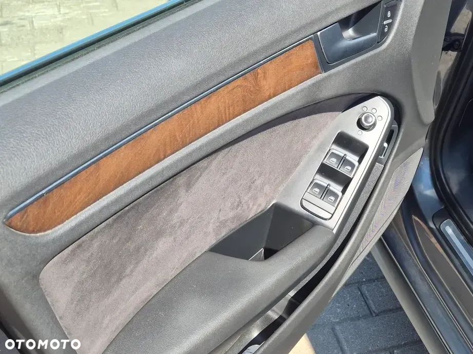 Audi A4 Limousine - 11