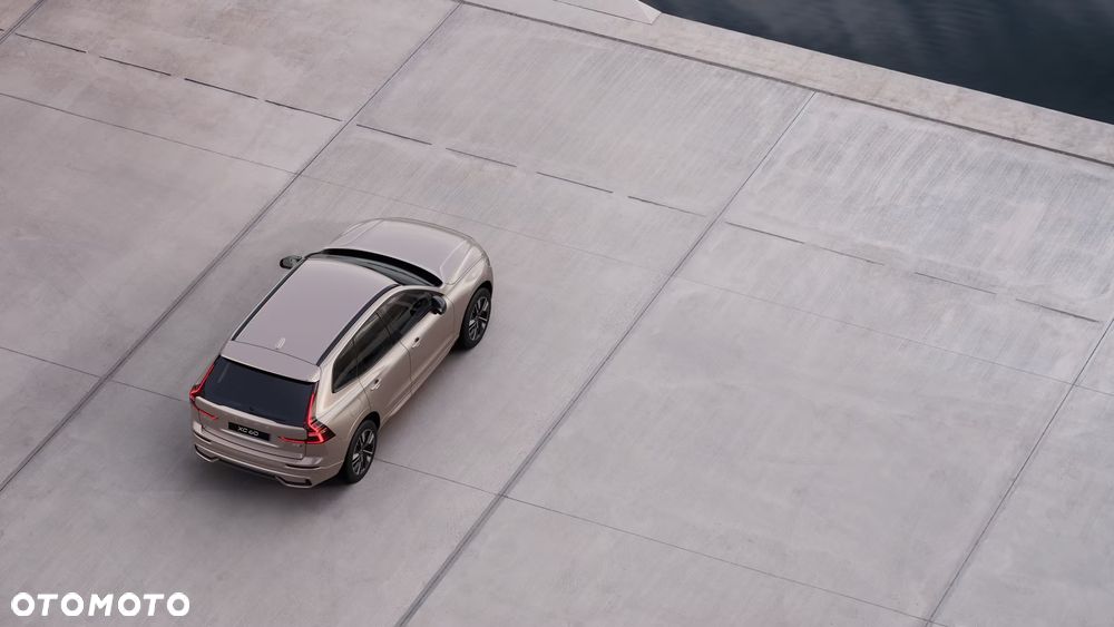 Volvo XC 60 B5 B AWD Plus Dark - 4