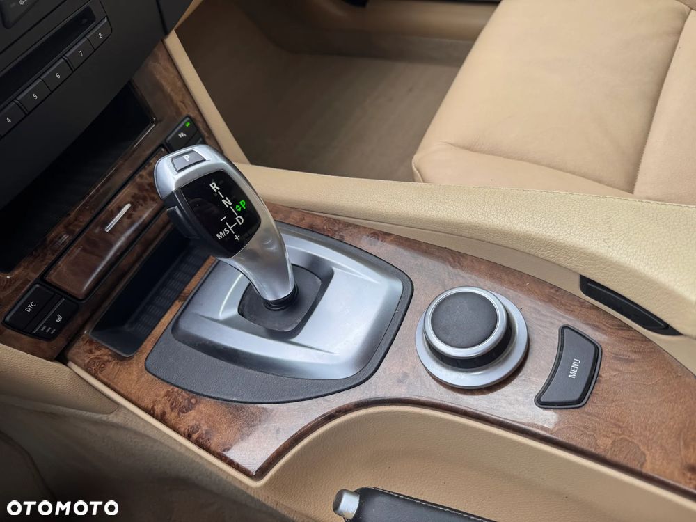 BMW Seria 5 525xi - 31
