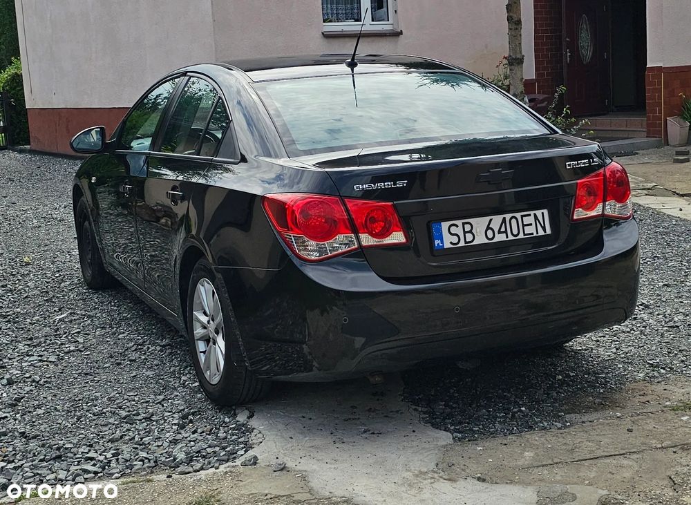 Chevrolet Cruze 1.6 LS - 4