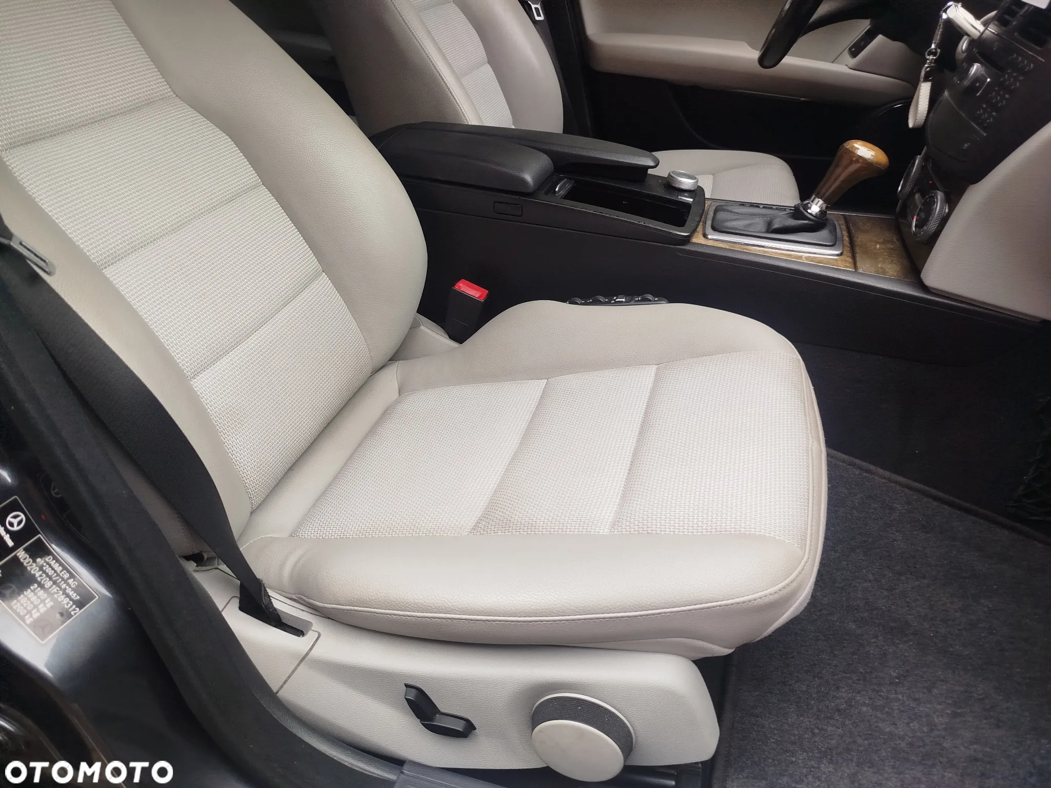 Mercedes-Benz Klasa C 220 T CDI DPF Automatik Avantgarde - 18