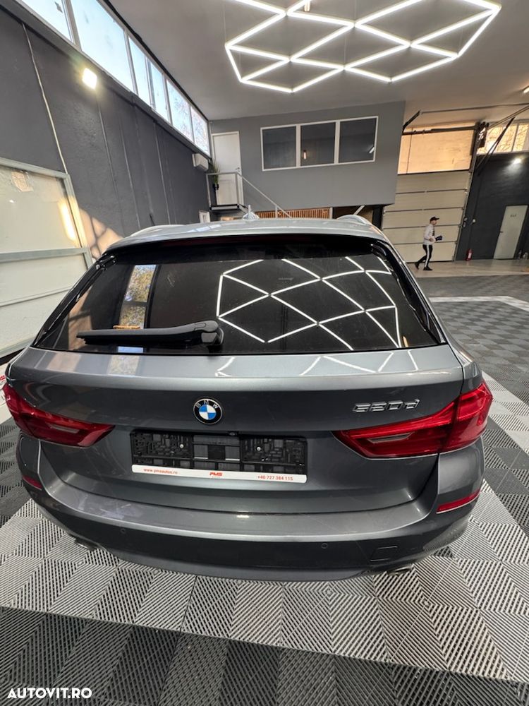 BMW Seria 5 520d Touring Aut. Luxury Line - 11