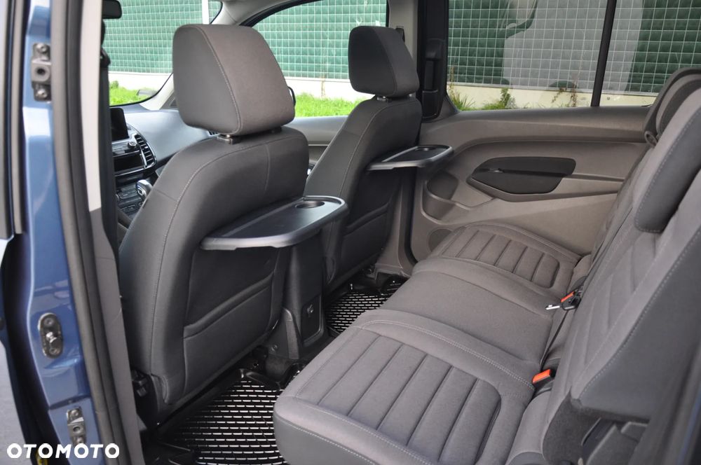 Ford Tourneo Connect Grand - 24