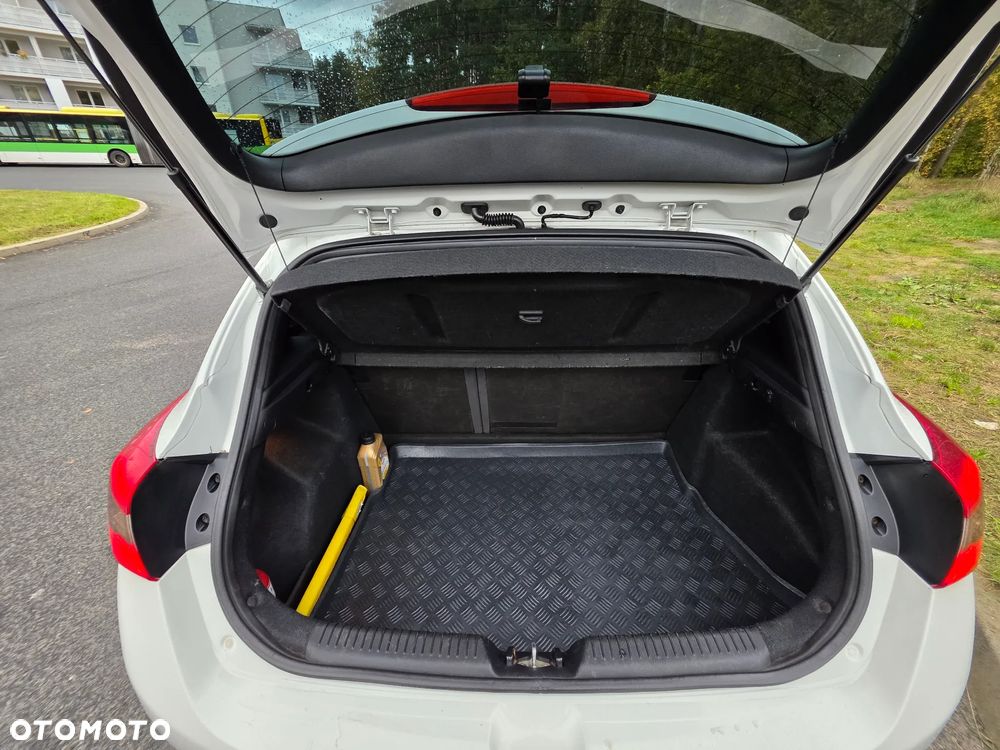 Hyundai i30 1.6 CRDi BlueDrive Premium - 17