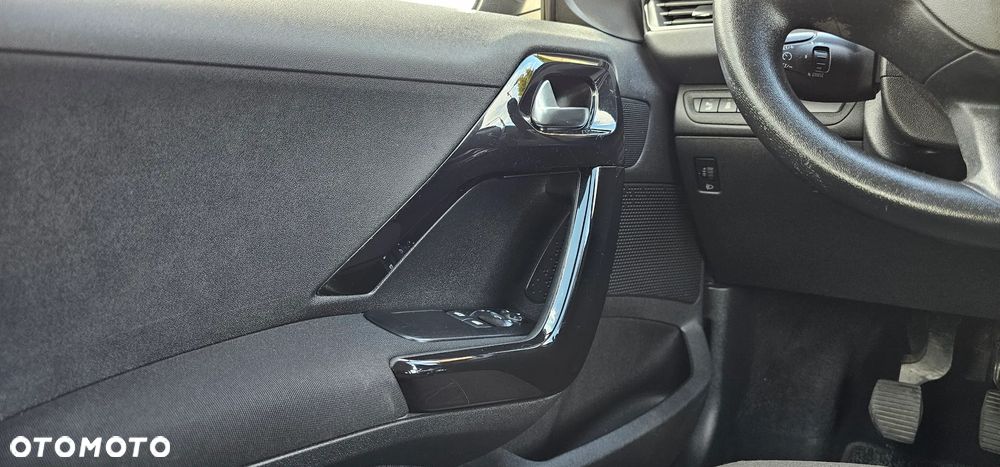 Peugeot 208 82 VTI Allure - 20