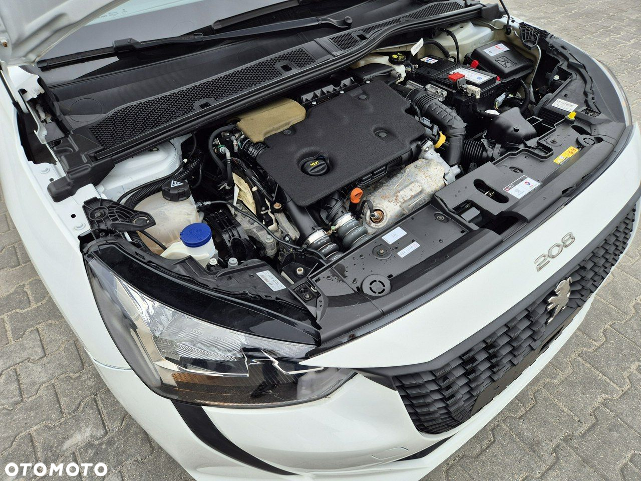 Peugeot 208 - 17
