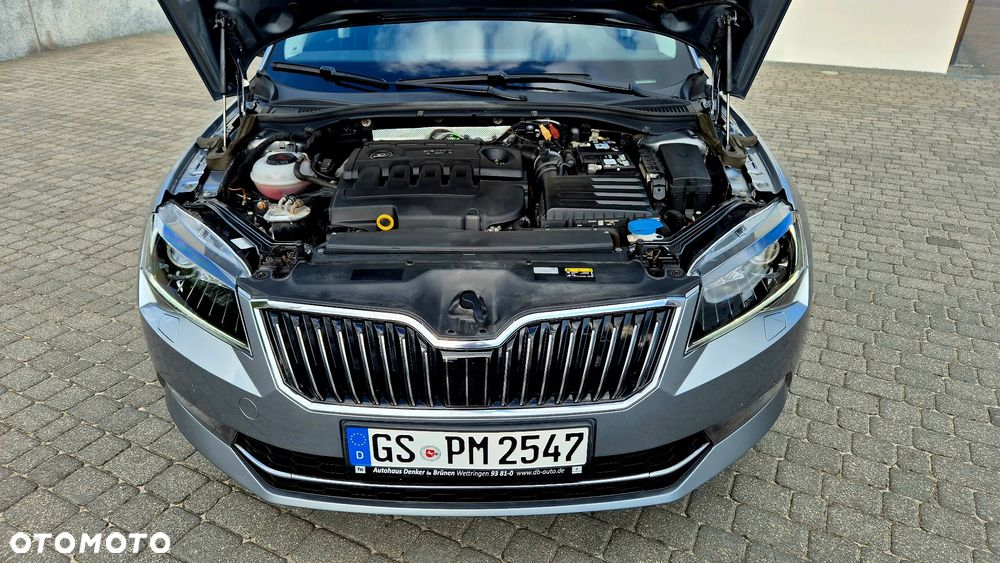 Skoda Superb 2.0 TDI DSG Sportline - 10