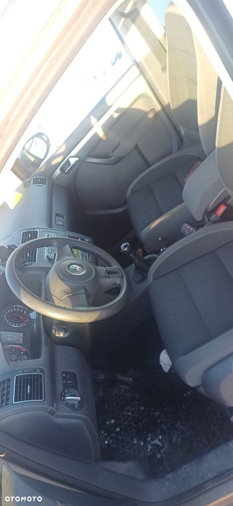 Volkswagen Touran - 5