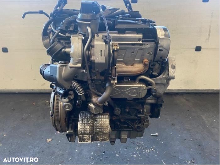 Dezmembrez Seat Alhambra 2.0 TDI CFF – Cutie LQU – 2012   Cod motor: CFF – 2.0 TDI 140 CP, stare bună  Cutie de viteze: Manuală 6 trepte, cod LQU  Cod caroserie: 7N Multe piese compatibile cu Volkswagen Sharan (7N) - 9