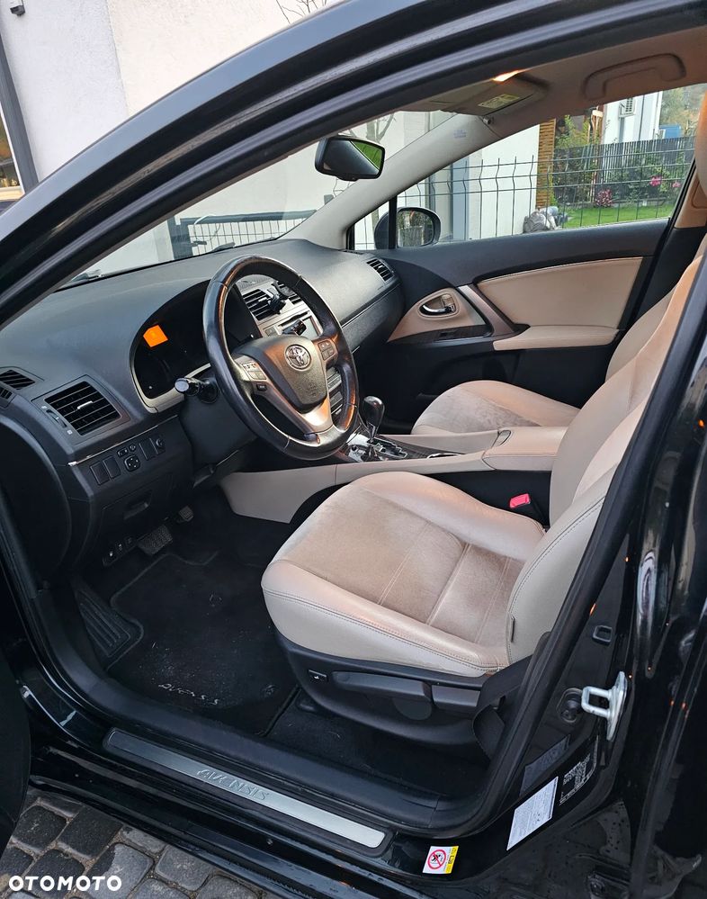 Toyota Avensis 1.8 Prestige MS - 6