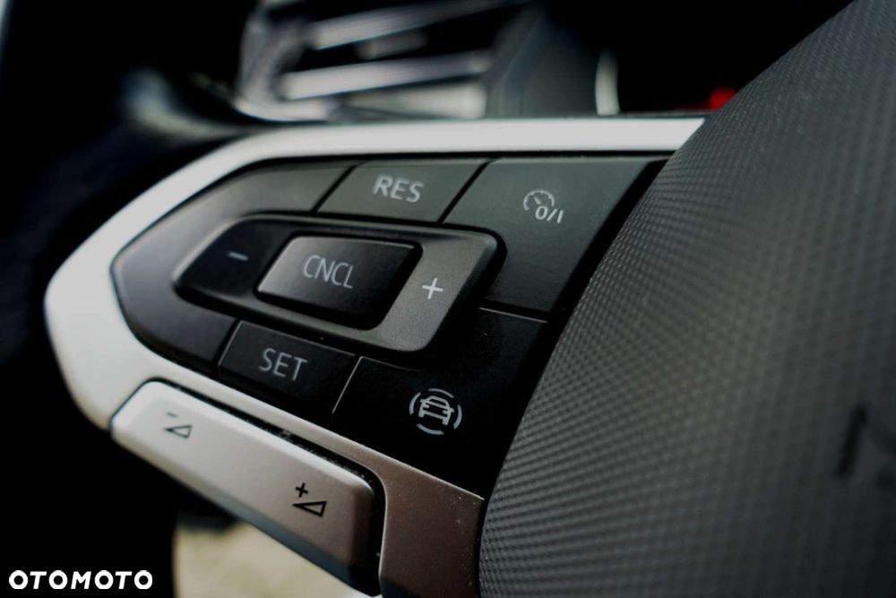 Volkswagen Passat - 14