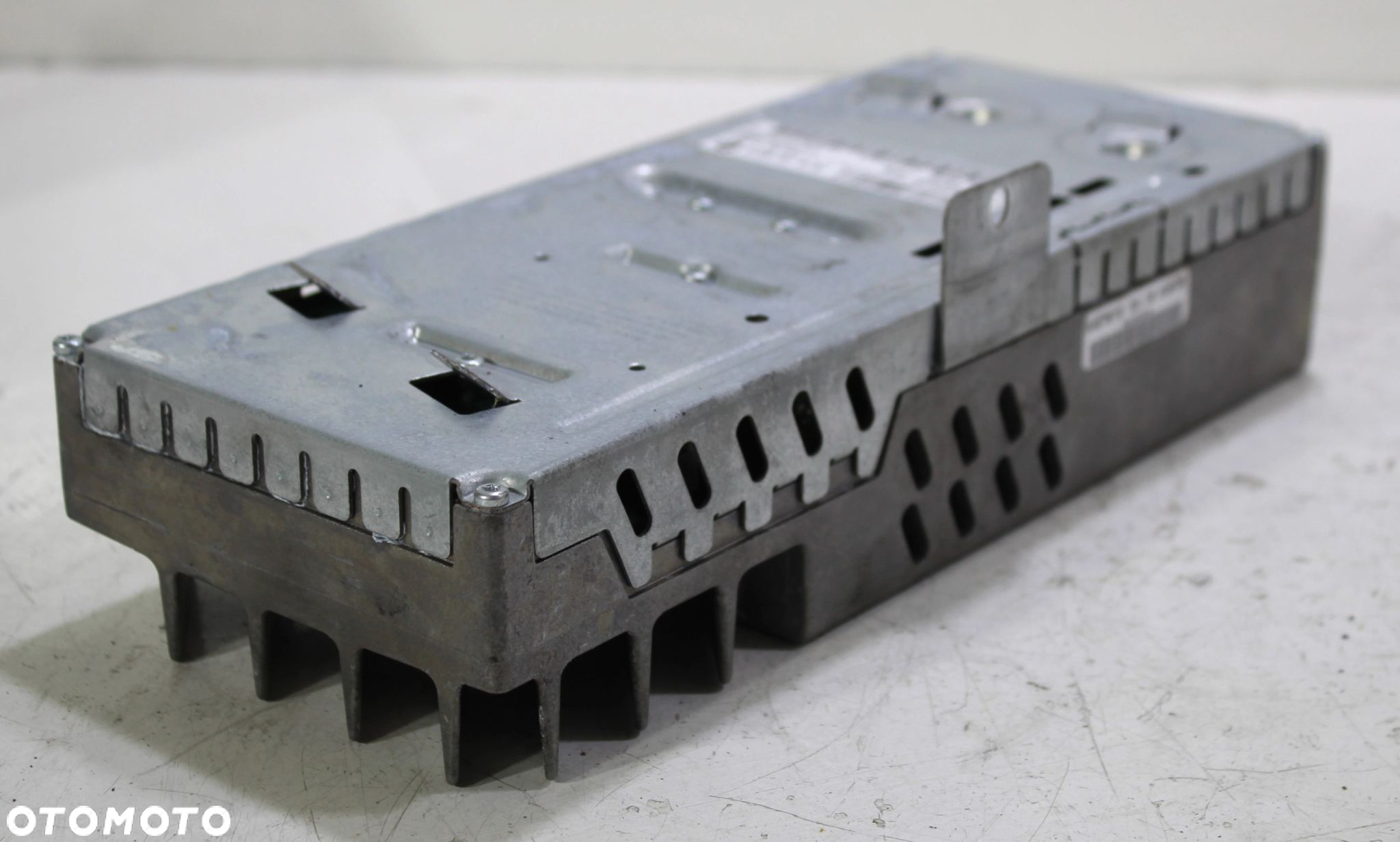 WZMACNIACZ HIF I HARMAN BECKER BMW F10 F11 9229737 - 4