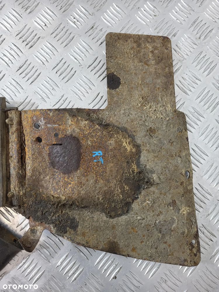 Land Rover Discovery II Chlapacz Prawy Tył - 3