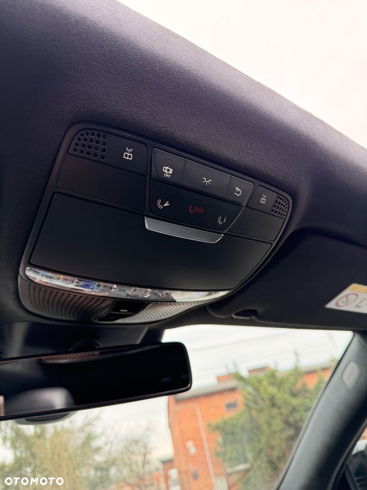 Mercedes-Benz Klasa E 400 4-Matic 9G-TRONIC - 26