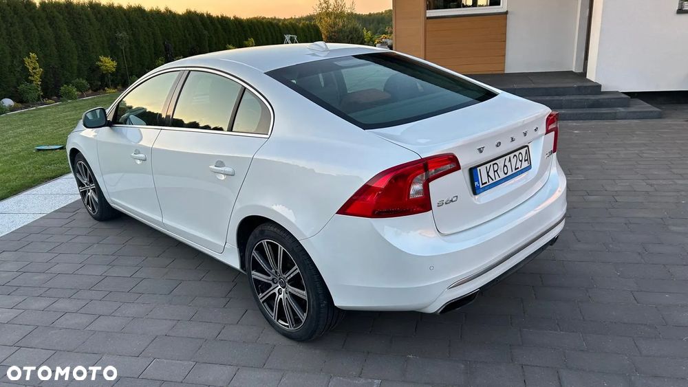 Volvo S60 T5 Drive-E Dynamic Edition (Momentum) - 5