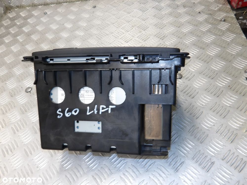 VOLVO S60 LIFT 2.4D RADIO RADIOODTWARZACZ - 3