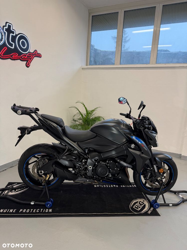 Suzuki GSX - 8