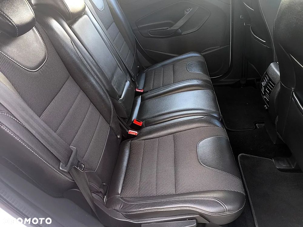Ford Kuga 2.0 TDCi 2x4 Titanium - 28