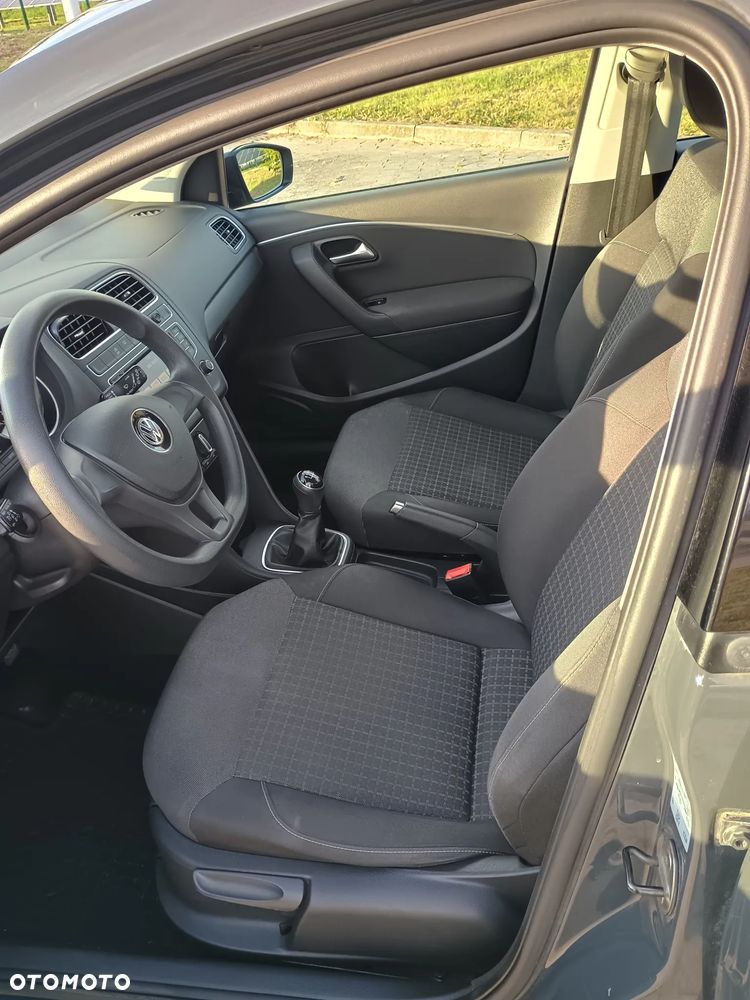 Volkswagen Polo 1.4 TDI (Blue Motion Technology) Comfortline - 11