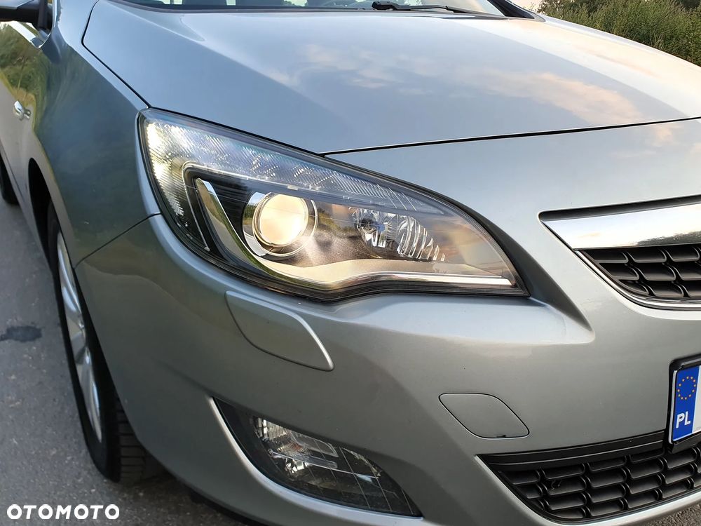 Opel Astra 2.0 CDTI Exklusiv - 12