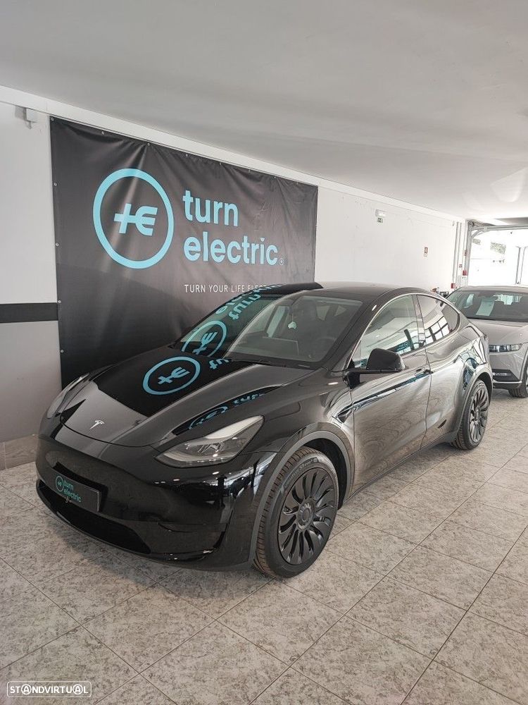 Tesla Model Y RWD - 2