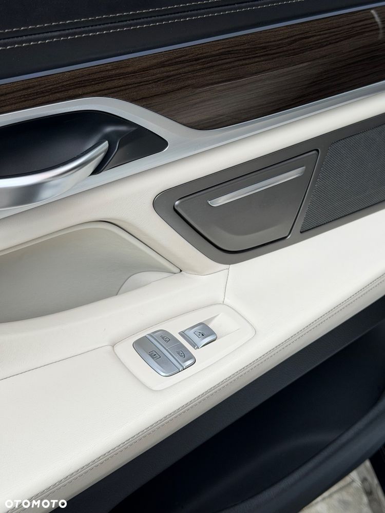 BMW Seria 7 740Le iPerformance - 15
