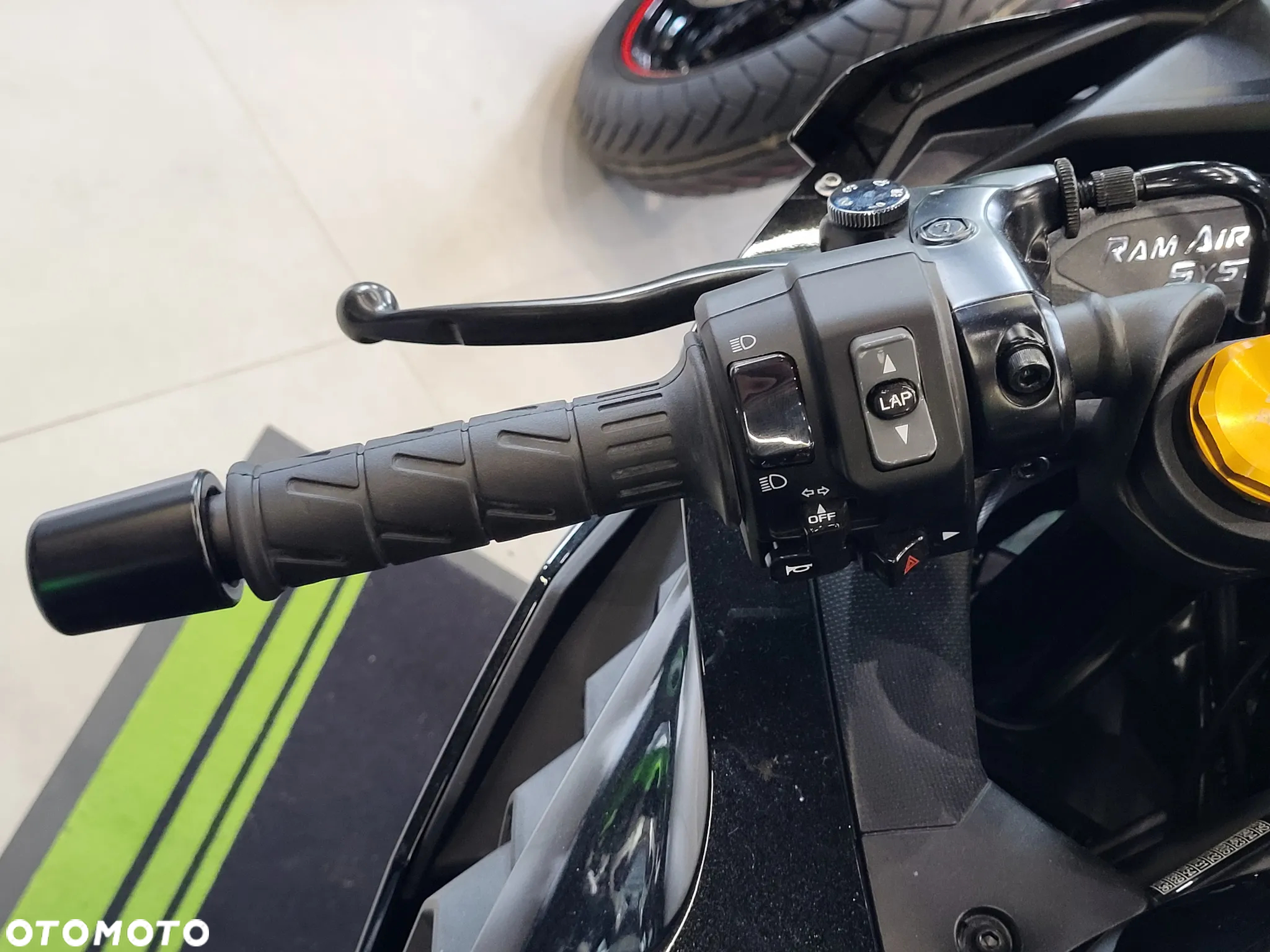 Kawasaki ZX - 7