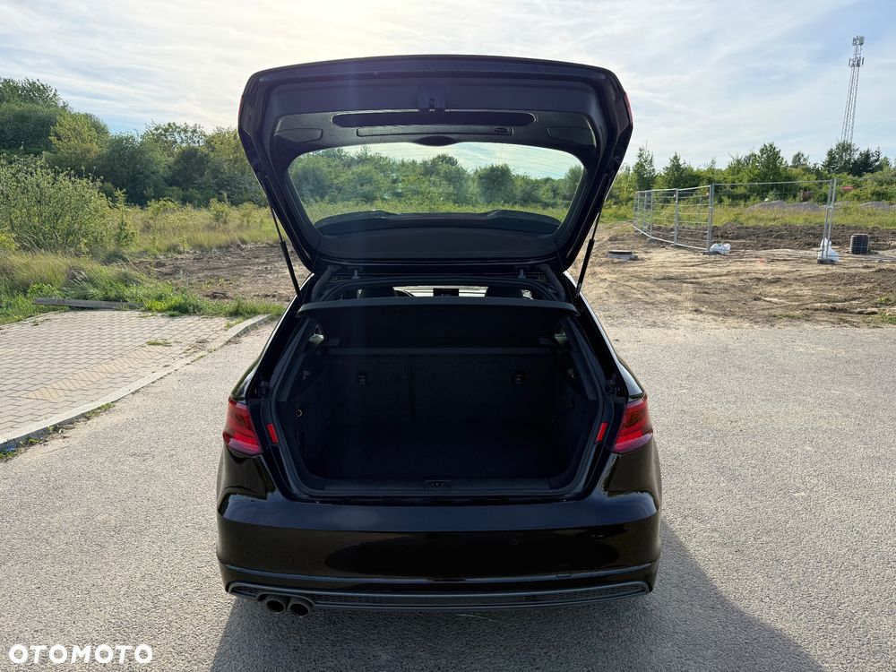 Audi A3 Sportback 2.0 TDI S line Sportpaket - 13