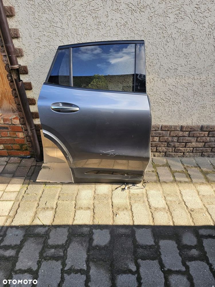drzwi prawy tył prawe tylne mercedes gla 247 - 1