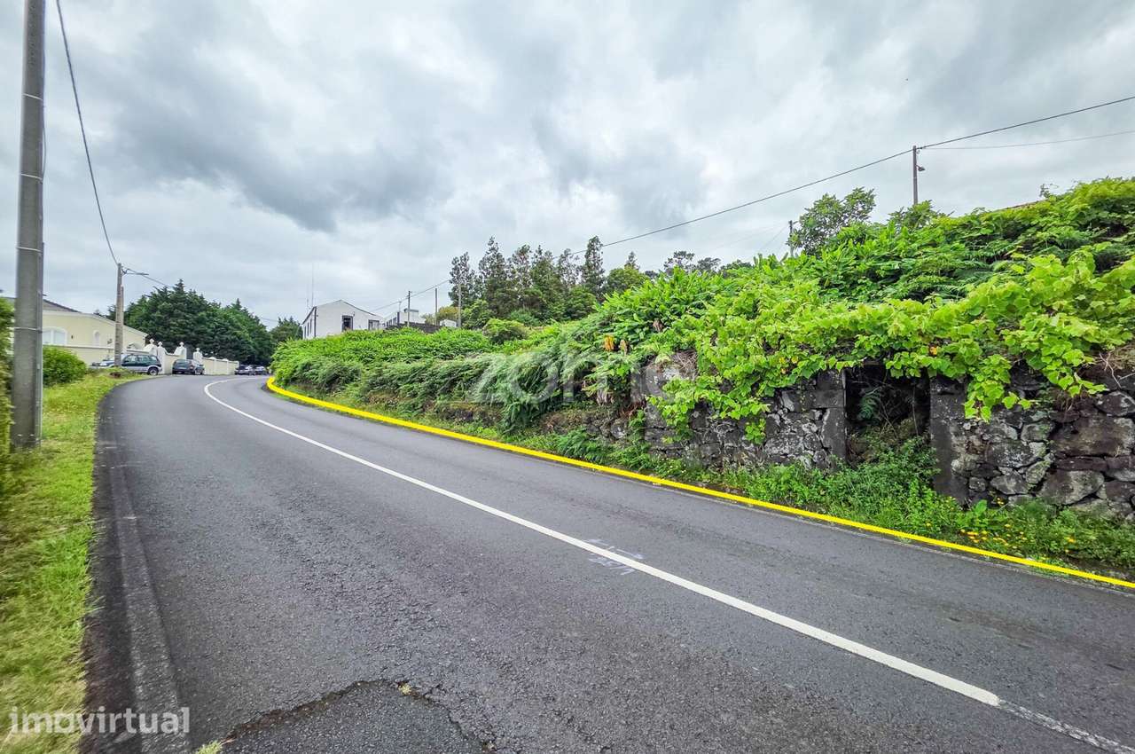 Terreno Urbano com Ruína e Vista Mar em São Roque do Pico - Grande imagem: 4/17
