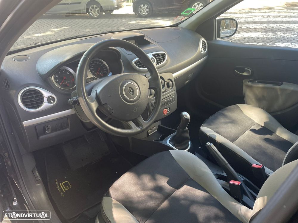 Renault Clio - 9
