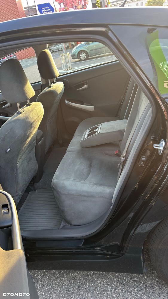 Toyota Prius 1.8 HSD Premium - 31