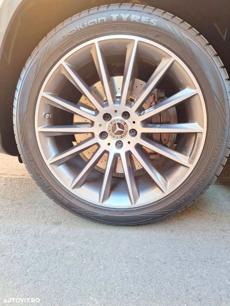 Mercedes-Benz GLS - 22