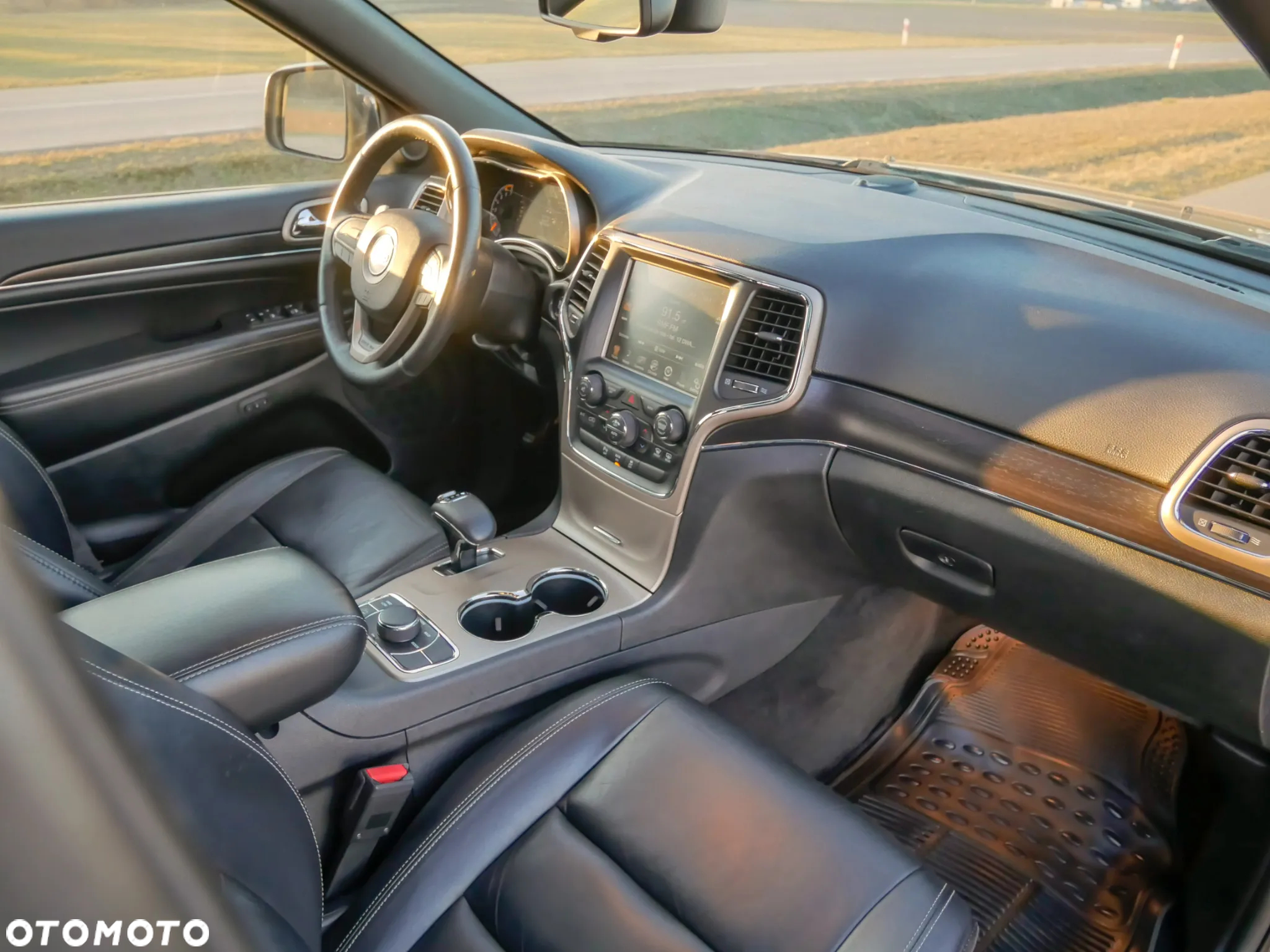 Jeep Grand Cherokee - 11