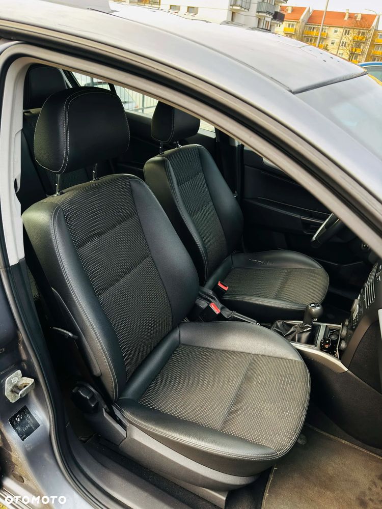 Opel Astra 1.6 Essentia - 12