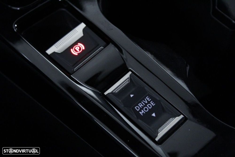 Peugeot 208 1.2 Hybrid Allure e-DCS6 - 31
