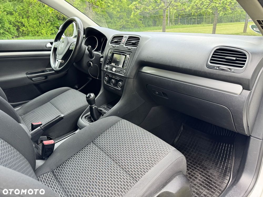 Volkswagen Golf 1.6 TDI DPF BlueMotion - 37