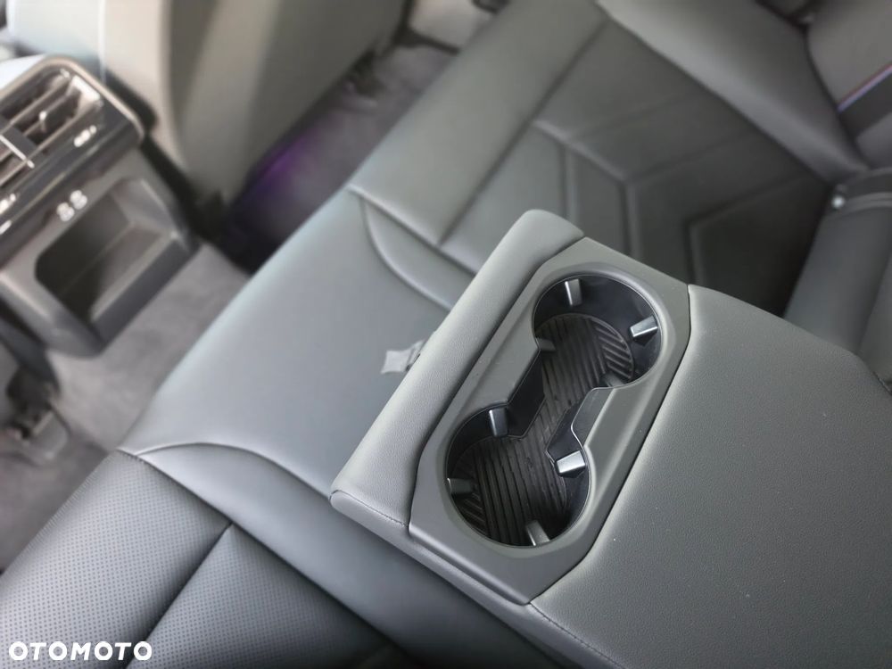 BMW Seria 5 520d mHEV - 35