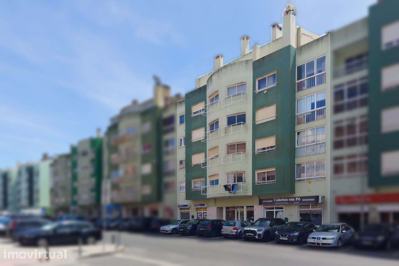Apartamento T3 Duplex c/ Varandas e Terraço no Cacém, Sintra - Grande imagem: 2/60