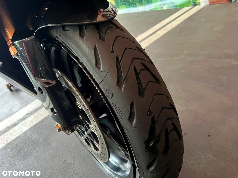 Suzuki GSX-R - 8