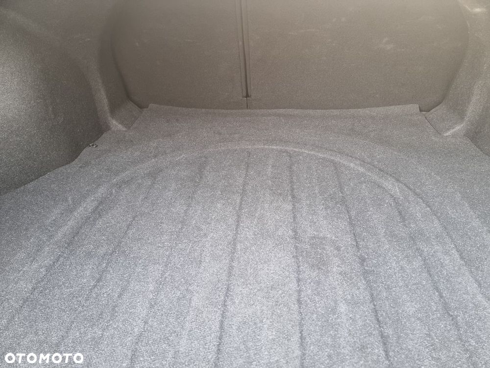 Hyundai Elantra 1.6 Smart - 22