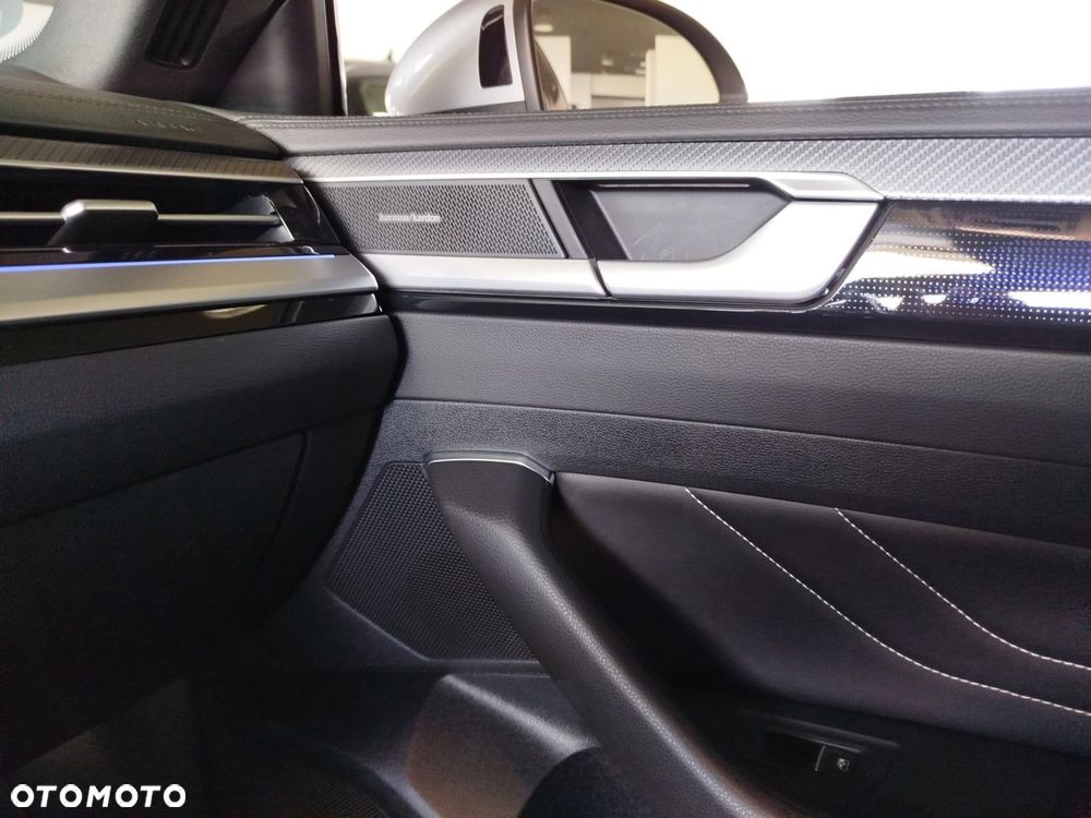 Volkswagen Arteon 2.0 TDI SCR 4Motion DSG R-Line - 27