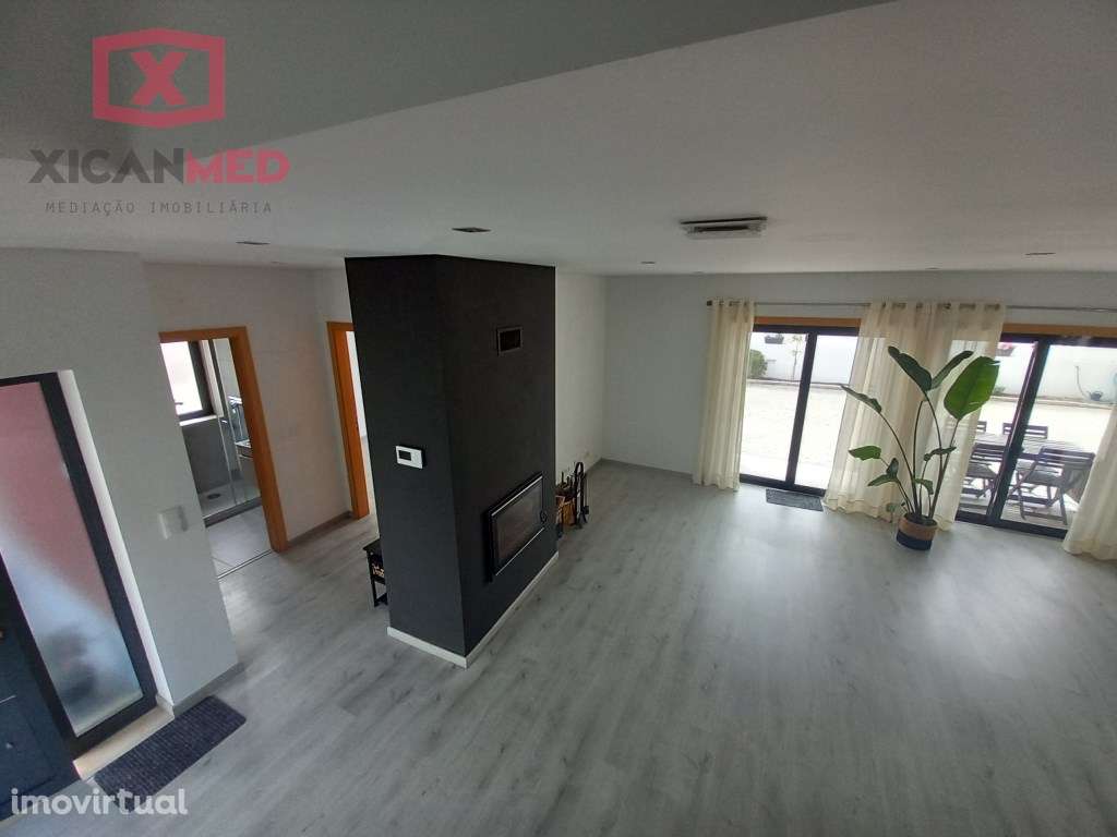 Moradia Independente: Refúgio entre a Aldeia e o Mar - Grande imagem: 4/18