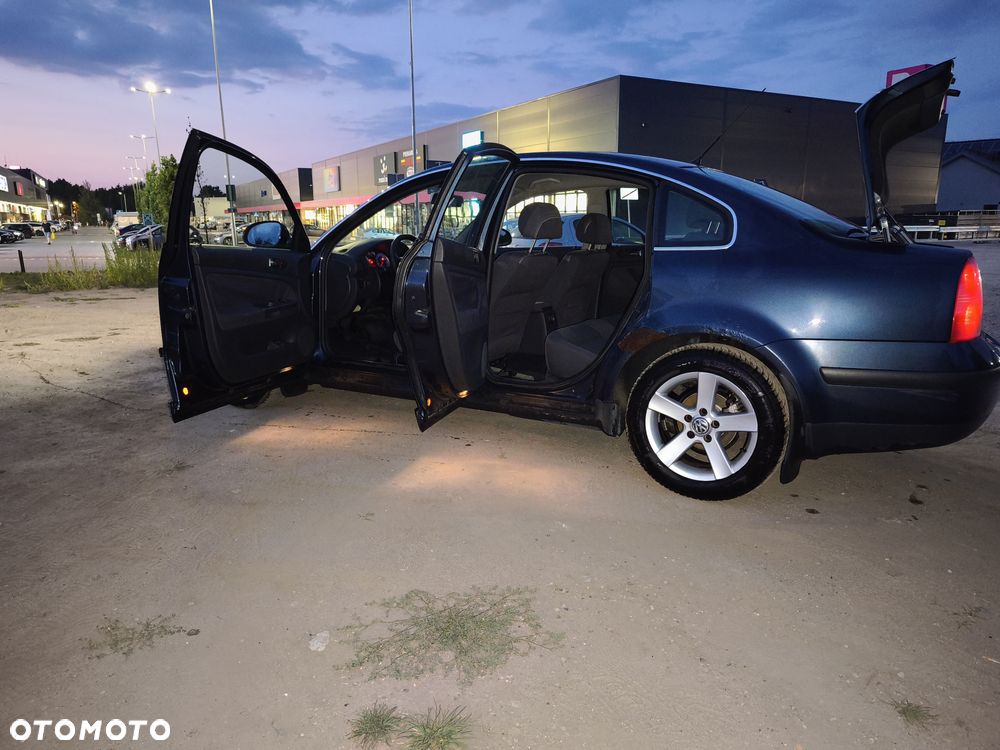 Volkswagen Passat 1.9 TDI Comfortline - 14