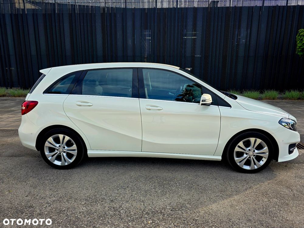 Mercedes-Benz Klasa B 200 UrbanStyle Edition - 27